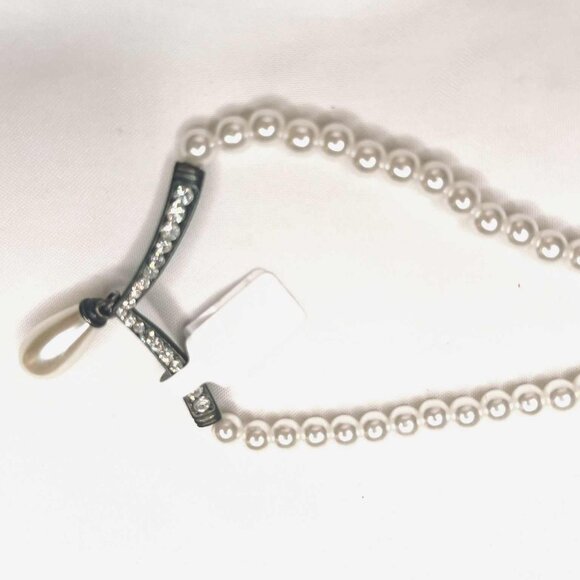 Vintage Faux Pearl Necklace with Crystal Accents – 40 cm - Picture 3 of 6